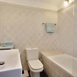 Дом отдыха Beachfront Townhouse With Spectacular Seaview *