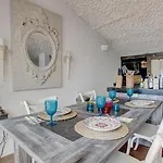 Beachfront Townhouse With Spectacular Seaview Эстепона
