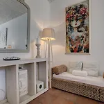 Дом отдыха Beachfront Townhouse With Spectacular Seaview Эстепона