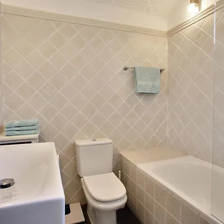 Feriehus Beachfront Townhouse With Spectacular Seaview *