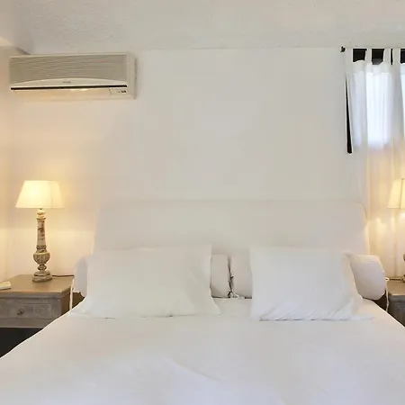 Beachfront Townhouse With Spectacular Seaview Эстепона