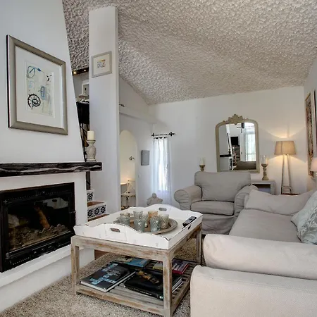 Beachfront Townhouse With Spectacular Seaview Holiday home