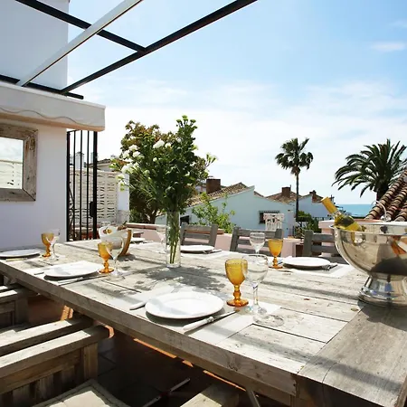 Дом отдыха Beachfront Townhouse With Spectacular Seaview Эстепона